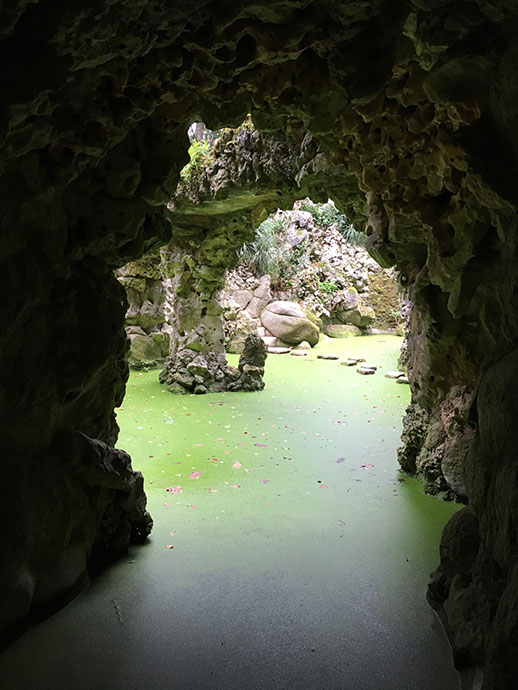 レガレイラ宮殿の洞窟