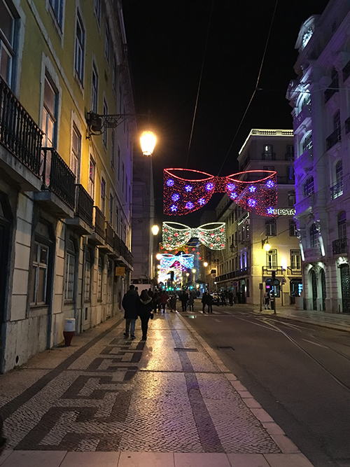 リスボンの夜のストリート