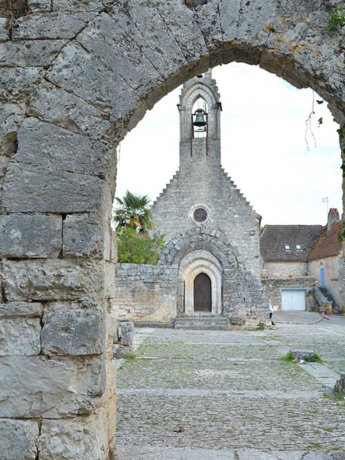 ロカマドゥールの外れにある古い教会