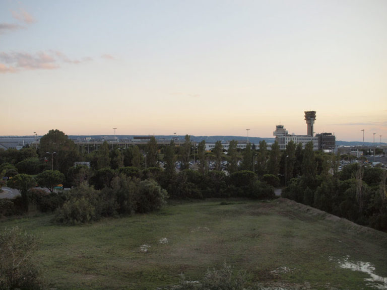 マルセイユ・プロヴァンス空港のおすすめホテル！【ibis Marseille Provence Aéroport】はコスパがよく無料の空港シャトルサービスもあって便利で安心！