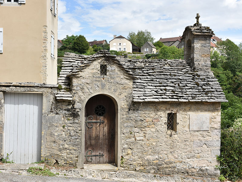 フランス、ブルゴーニュ＝フランシュ＝コンテ地方にある美しい村シャトー・シャロン