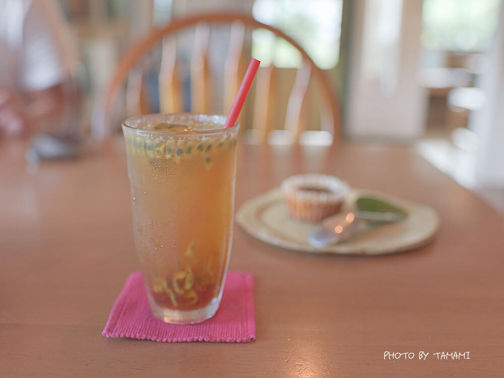 奄美大島の隠れ家カフェ「晴れのちコーヒー」で地元産のスイーツを楽しむ